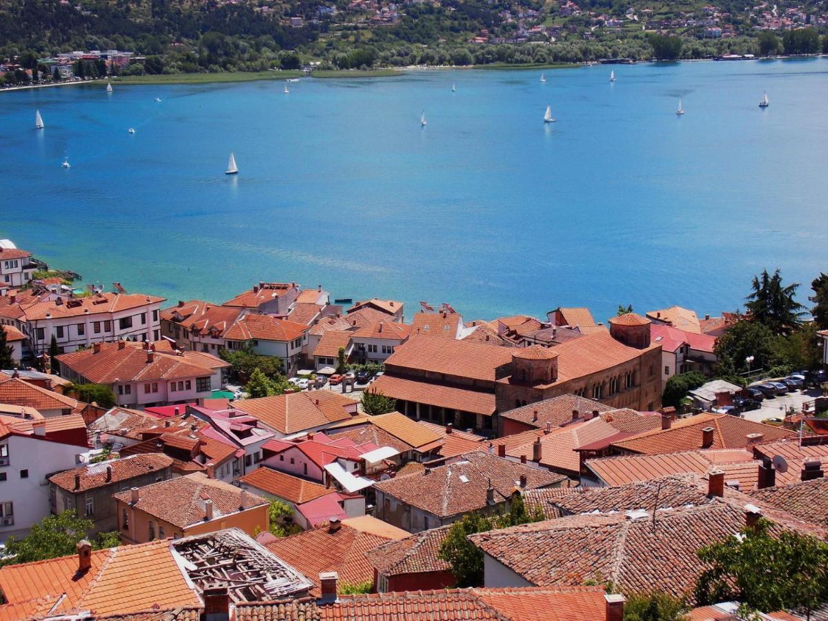 Zura Apartments Ohrid Bagian luar foto
