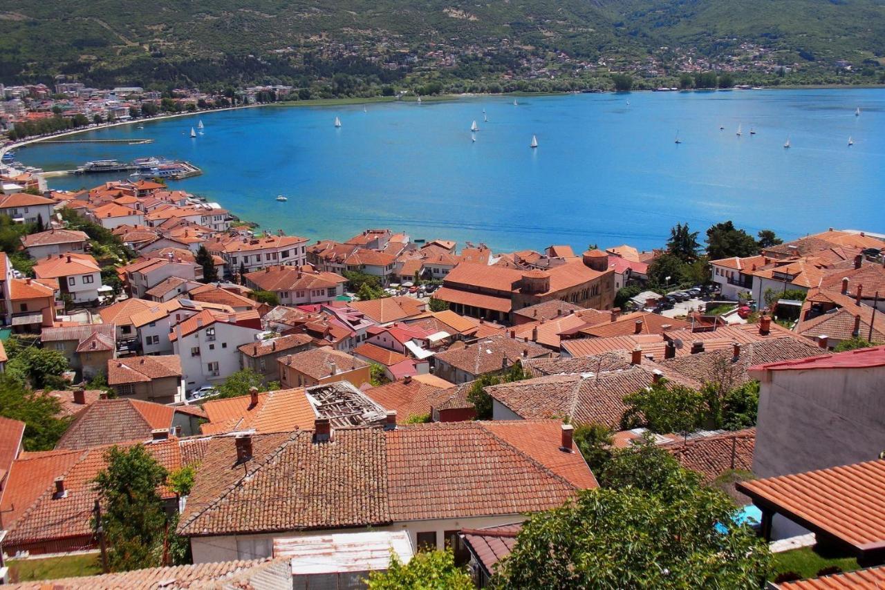 Zura Apartments Ohrid Bagian luar foto