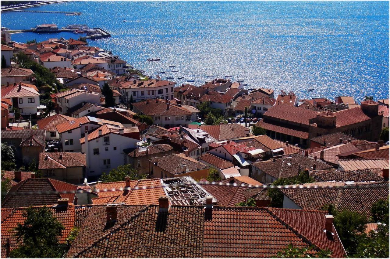 Zura Apartments Ohrid Bagian luar foto