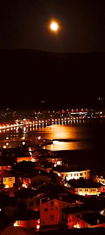 Zura Apartments Ohrid Bagian luar foto