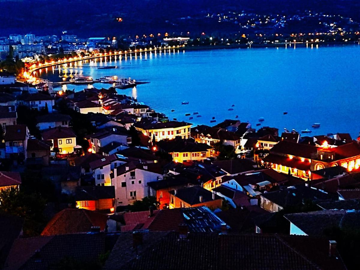 Zura Apartments Ohrid Bagian luar foto