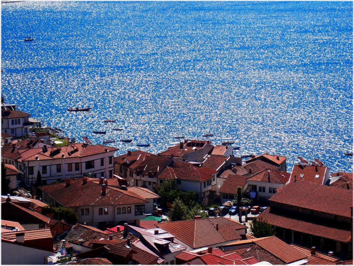 Zura Apartments Ohrid Bagian luar foto