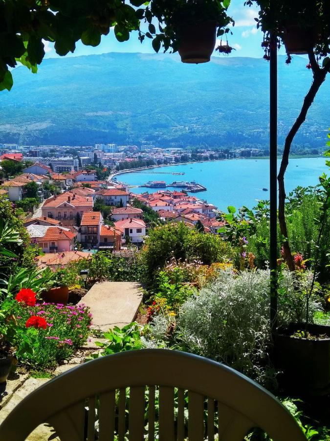 Zura Apartments Ohrid Bagian luar foto