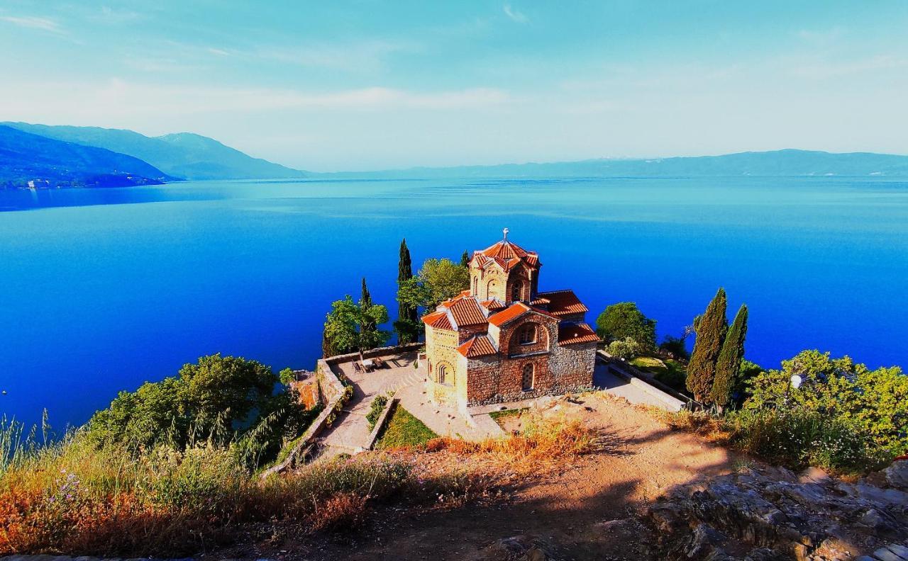 Zura Apartments Ohrid Bagian luar foto