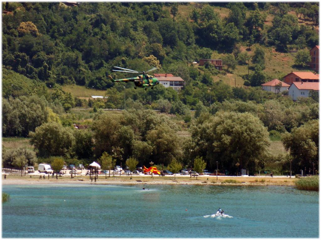 Zura Apartments Ohrid Bagian luar foto